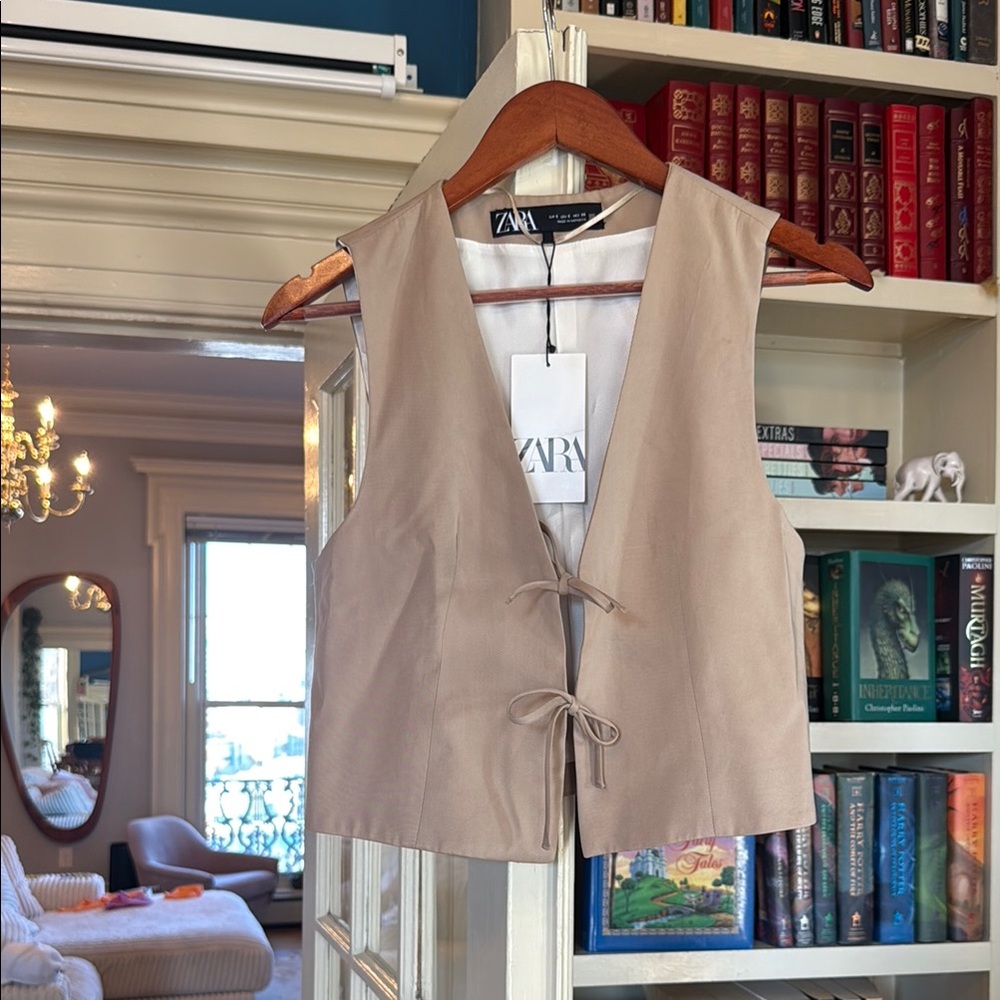 Zara Beige Sleeveless Vest